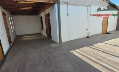 Casa en Arriendo en Casa en venta en Av. Los Loros