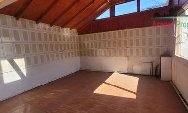 Casa en Arriendo en Casa en venta en Av. Los Loros