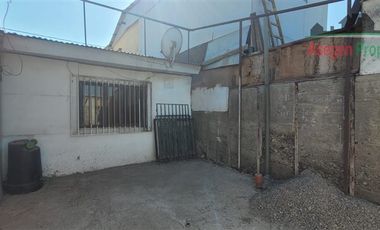 Casa en Arriendo en Casa en venta en Av. Los Loros