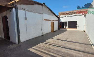 Casa en Arriendo en Casa en venta en Av. Los Loros