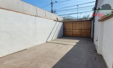 Casa en Arriendo en Casa en venta en Av. Los Loros