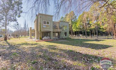 CASA EN VENTA EN MIRALAGOS