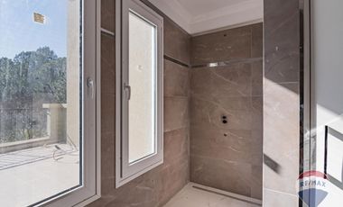 CASA EN VENTA EN MIRALAGOS