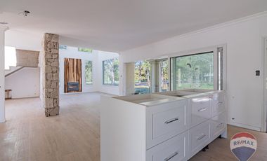 CASA EN VENTA EN MIRALAGOS