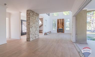 CASA EN VENTA EN MIRALAGOS