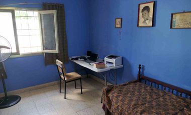 Casa 2 d. con gran galpón comercial en zona norte