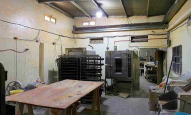 Casa 2 d. con gran galpón comercial en zona norte