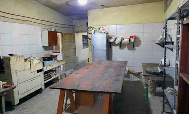 Casa 2 d. con gran galpón comercial en zona norte