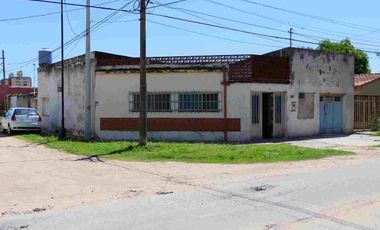 Casa 2 d. con gran galpón comercial en zona norte