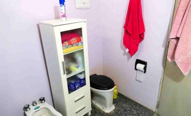 Casa 2 d. con gran galpón comercial en zona norte