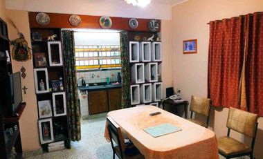 Casa 2 d. con gran galpón comercial en zona norte