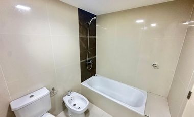 SE VENDE AMARRAS CENTER TORRE I PISO 6 1DOR/COCHER