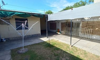 Casa Las Delicias, 2 dorm. 5 ambientes, cochera