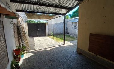 Casa Las Delicias, 2 dorm. 5 ambientes, cochera