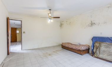 CASA + GARAGE/ESPACIO INDUSTRIAL-PARQUE AVELLANEDA