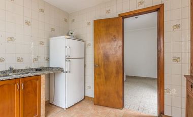 CASA + GARAGE/ESPACIO INDUSTRIAL-PARQUE AVELLANEDA