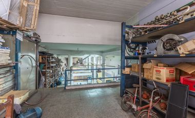 CASA + GARAGE/ESPACIO INDUSTRIAL-PARQUE AVELLANEDA