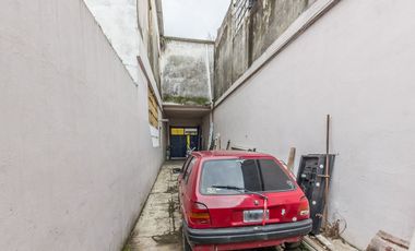 CASA + GARAGE/ESPACIO INDUSTRIAL-PARQUE AVELLANEDA