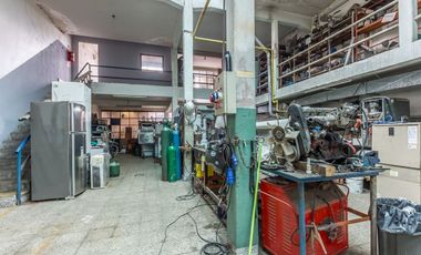 CASA + GARAGE/ESPACIO INDUSTRIAL-PARQUE AVELLANEDA