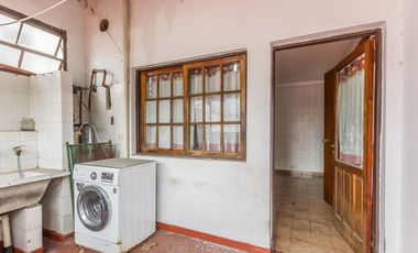 CASA + GARAGE/ESPACIO INDUSTRIAL-PARQUE AVELLANEDA