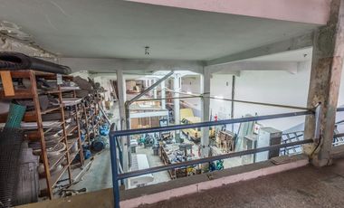 CASA + GARAGE/ESPACIO INDUSTRIAL-PARQUE AVELLANEDA