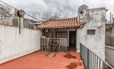 CASA + GARAGE/ESPACIO INDUSTRIAL-PARQUE AVELLANEDA