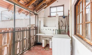 CASA + GARAGE/ESPACIO INDUSTRIAL-PARQUE AVELLANEDA