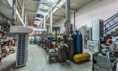 CASA + GARAGE/ESPACIO INDUSTRIAL-PARQUE AVELLANEDA