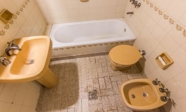 CASA + GARAGE/ESPACIO INDUSTRIAL-PARQUE AVELLANEDA