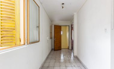 CASA + GARAGE/ESPACIO INDUSTRIAL-PARQUE AVELLANEDA