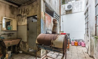 CASA + GARAGE/ESPACIO INDUSTRIAL-PARQUE AVELLANEDA