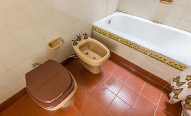 CASA + GARAGE/ESPACIO INDUSTRIAL-PARQUE AVELLANEDA