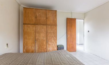 CASA + GARAGE/ESPACIO INDUSTRIAL-PARQUE AVELLANEDA