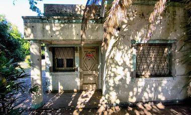 CASA A REFACCIONAR LA REJA