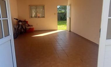 VENTA CASA 3 DORMITORIOS y AMPLIO PATIO VERDE