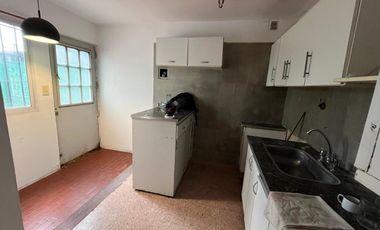 PH PB 4 AMBIENTES VENTA BERAZATEGUI CON PATIO