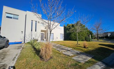 VENTA CASA 5 AMB- BARRIO SAN FRANCISCO - TIGRE