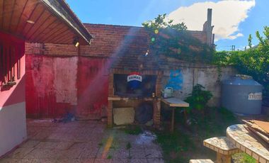 CASA EN VENTA FLORENCIO VARELA PARQUE PILETA