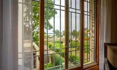 Casa premium 5 dormitorios  Avenida Puccio al 300