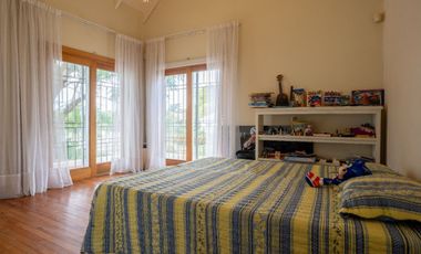 Casa premium 5 dormitorios  Avenida Puccio al 300