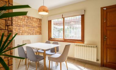 Casa premium 5 dormitorios  Avenida Puccio al 300