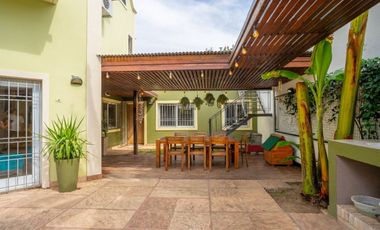 Casa premium 5 dormitorios  Avenida Puccio al 300
