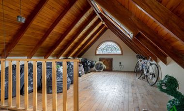 Casa premium 5 dormitorios  Avenida Puccio al 300