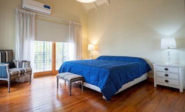 Casa premium 5 dormitorios  Avenida Puccio al 300