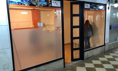 LOCAL EN VENTA EN GALERIA LAS TEJAS, OPORTUNIDAD!!