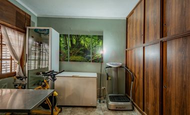 Casa 3 amb + Deptos + Local - V. Madero - PERMUTA