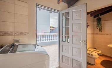 Casa 3 amb + Deptos + Local - V. Madero - PERMUTA