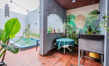 Casa 3 amb + Deptos + Local - V. Madero - PERMUTA