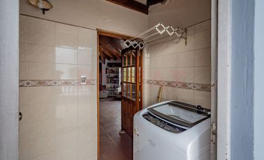 Casa 3 amb + Deptos + Local - V. Madero - PERMUTA