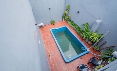 Casa 3 amb + Deptos + Local - V. Madero - PERMUTA